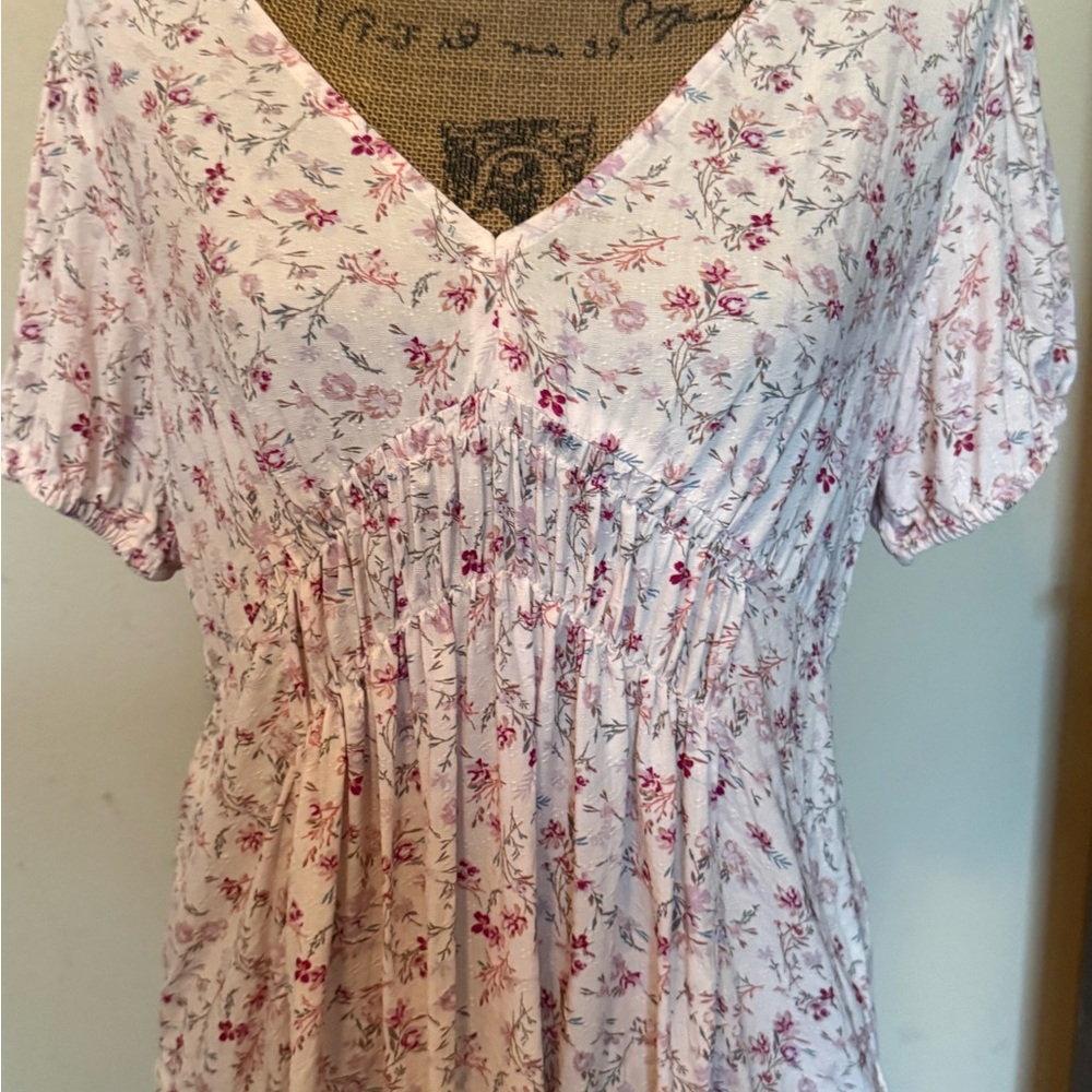 Lucky Brand v-neck floral top - Picture 4 of 9